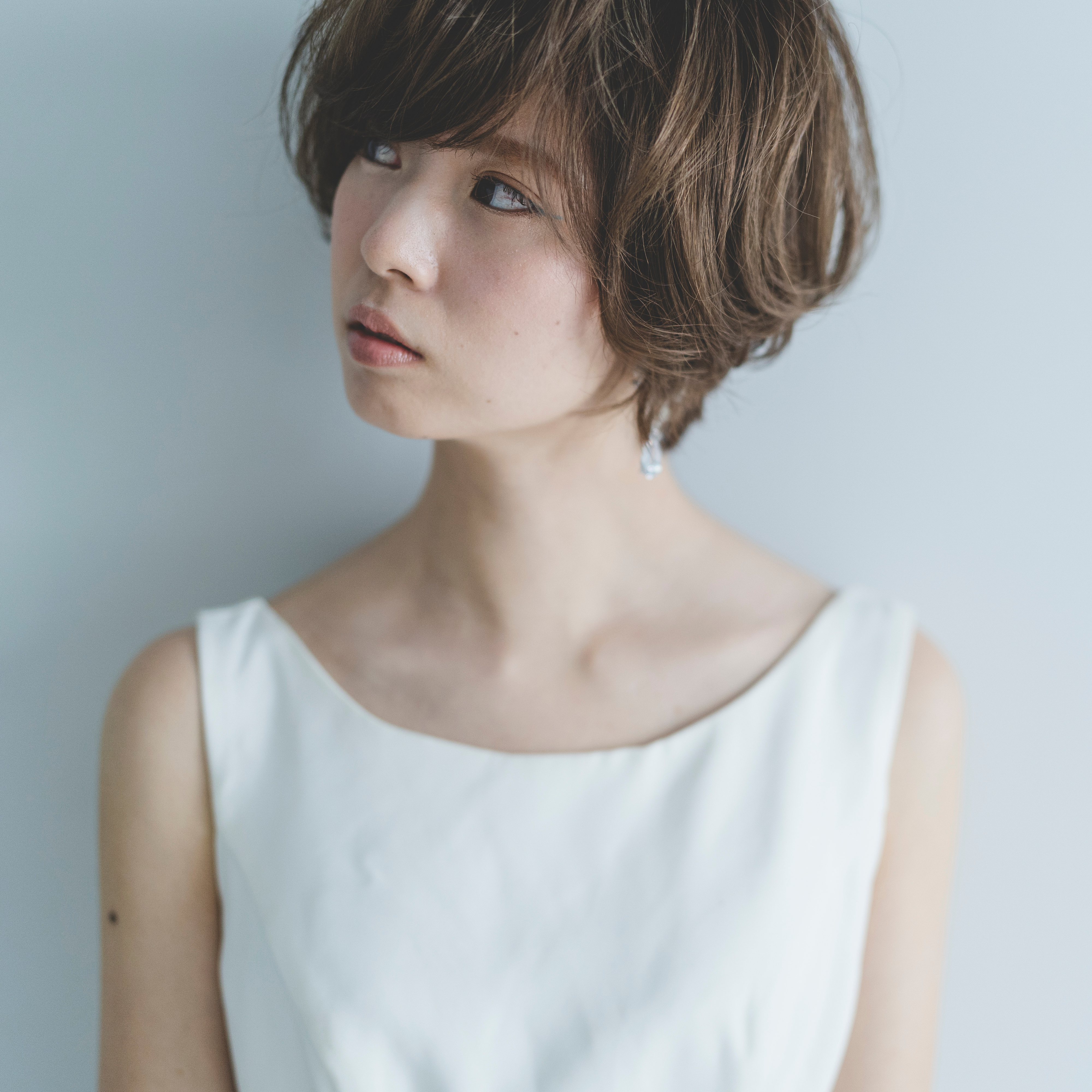 ショートヘアの女性